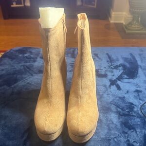 Mata Shoes Light Tan Heeled Boots
